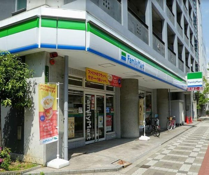 ファミリーマート(スーパー)まで350m ＭＲＭ北梅田