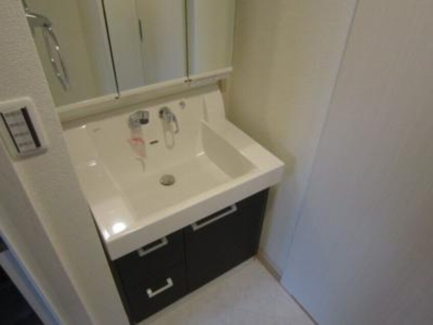 洗面 ｴｽﾃﾑﾌﾟﾗｻﾞ神戸西Ⅴﾐﾗ-ｼﾞｭ(802)