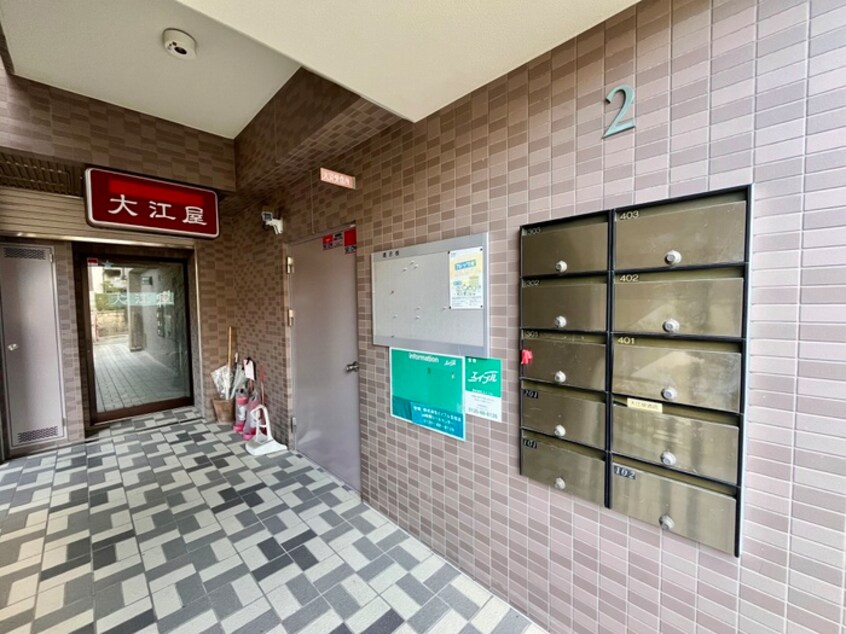 エントランス部分 クリアコート谷垣
