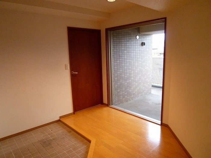 玄関 ヴェルジコリ－ナ