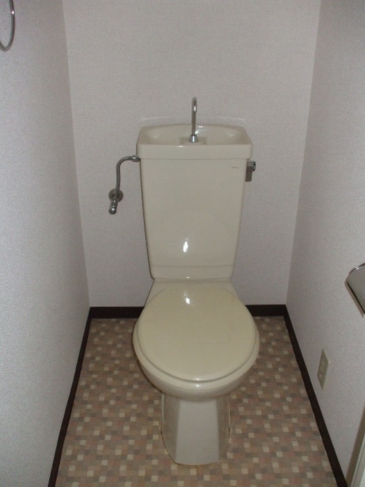 トイレ ファミールメゾン