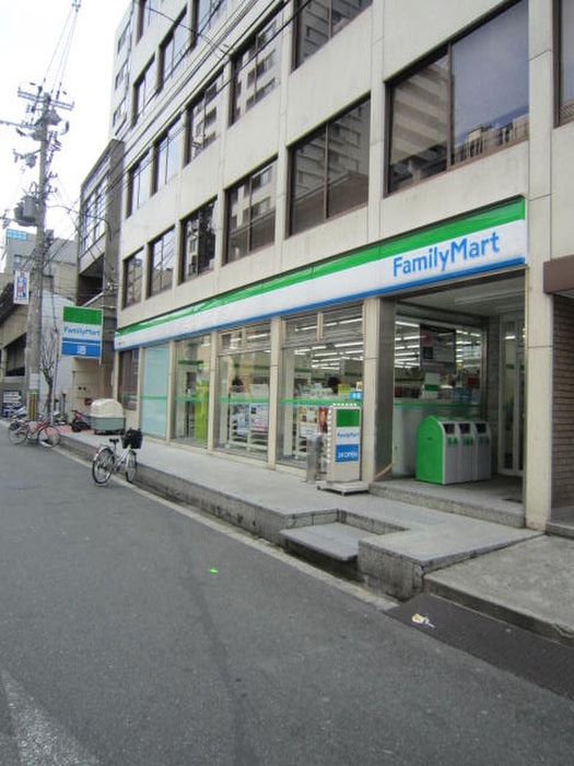 ファミリーマート(コンビニ)まで422m セレニテ北久宝寺