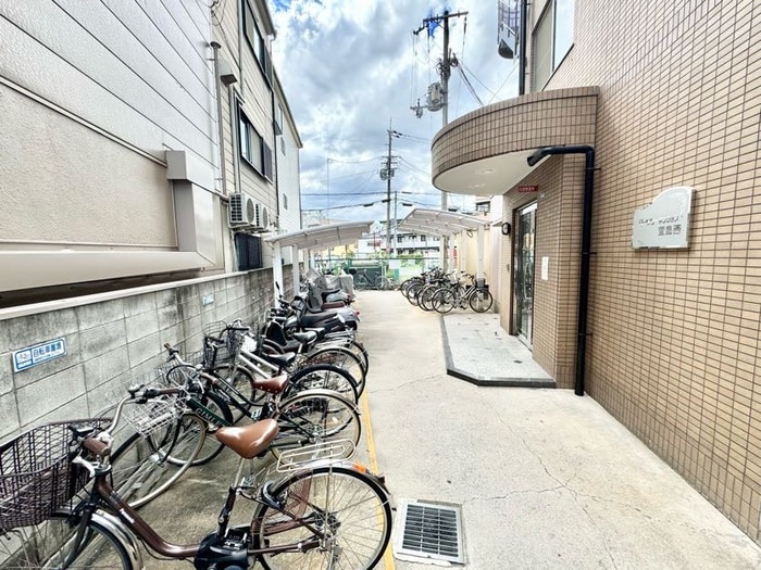 駐輪場 ロ－タリ－マンション萱島西