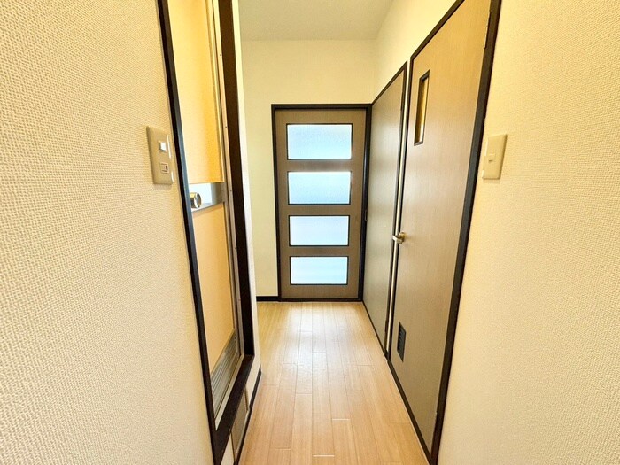 廊下 ロ－タリ－マンション萱島西