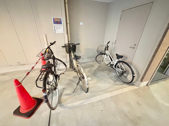 駐輪場 シェソワ東洞院