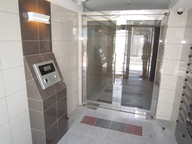 エントランス部分 服部サークⅡ