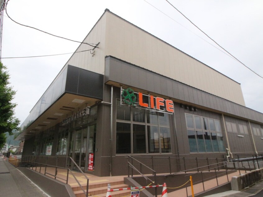 ライフ松ケ崎店(スーパー)まで750m ソレイユ北山