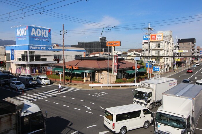 ロイヤルホスト武庫之荘店(その他飲食（ファミレスなど）)まで350m 浅堀 マンション