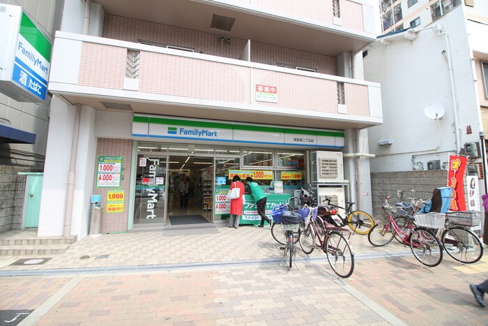 ファミリーマート長居西２丁目店(コンビニ)まで40m ヴェルドミ－ル長居