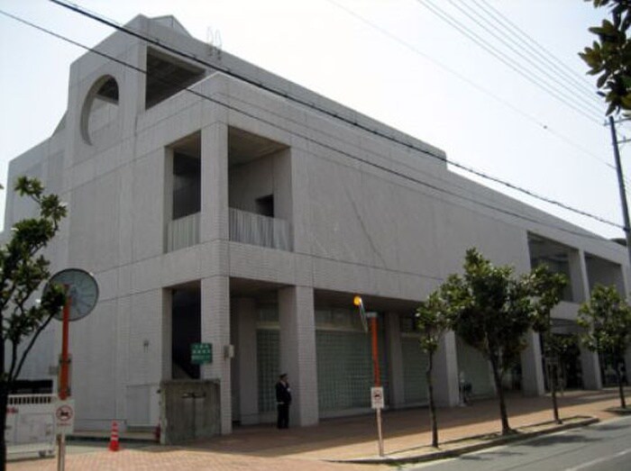 西宮市立中央図書館(図書館)まで900m カルムイン香枦園