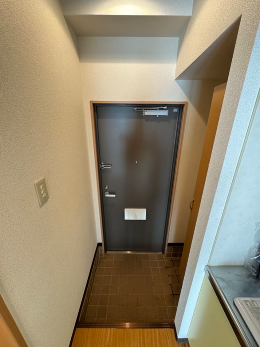 玄関 フィオーレ滝井