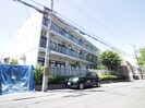 ドミトリーインテリジェンスの外観