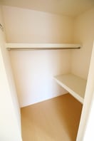 収納 ウエスタンリバ－香里