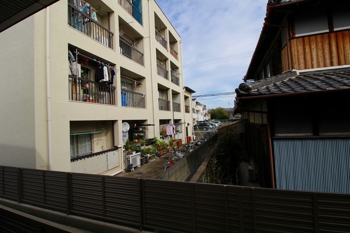 室内からの展望 ウエスタンリバ－香里