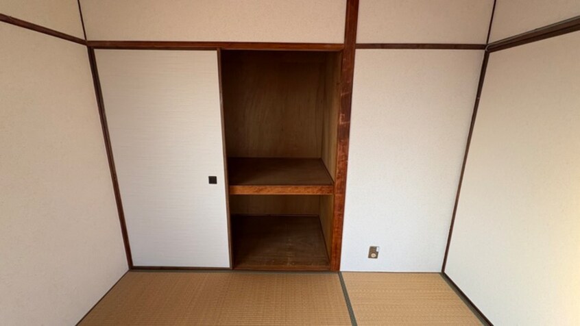 収納 吉川ハイツ