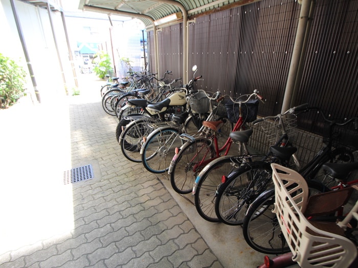 駐輪場 ジオナ塚本