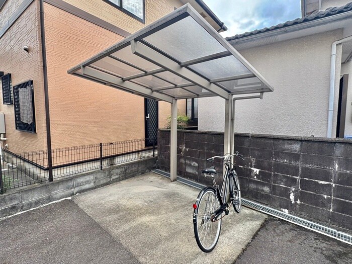 駐輪場 Ｑｕａｒｔｅｔｔ
