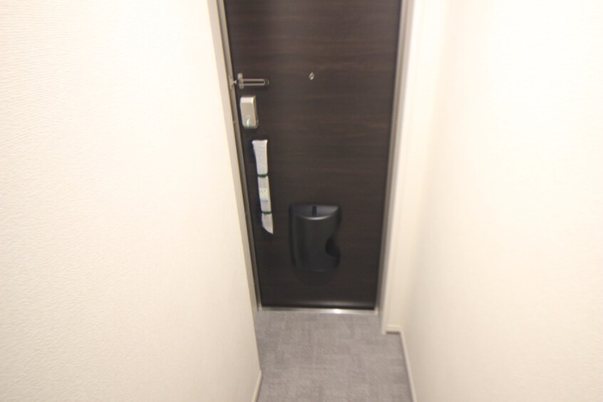 玄関 リベルテ逆瀬川