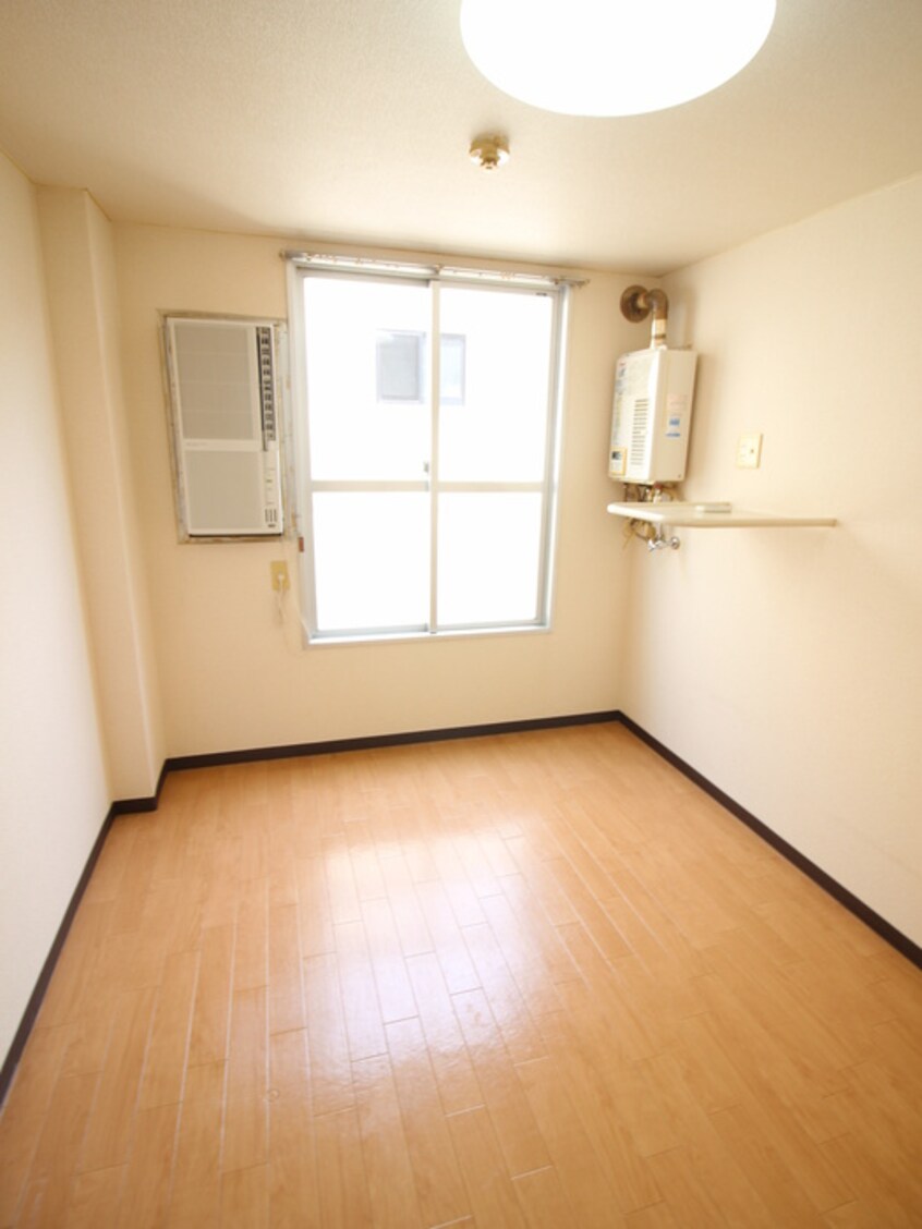 居室 レガーレ関目