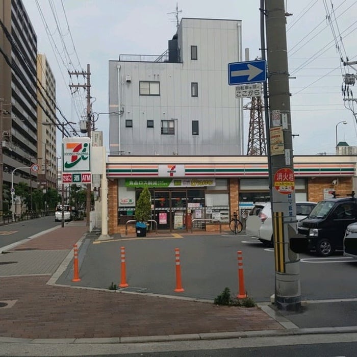 セブンイレブン(コンビニ)まで179m レガーレ関目