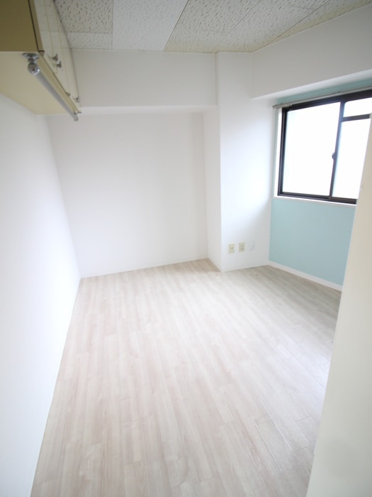 居室 レナジア摂南大学前