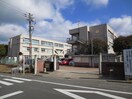 八幡市立くすのき小学校(小学校)まで661m 吉井セントラルハイツ