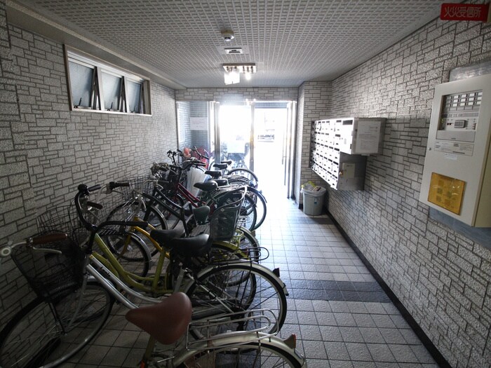 駐輪場 ロイヤル平野