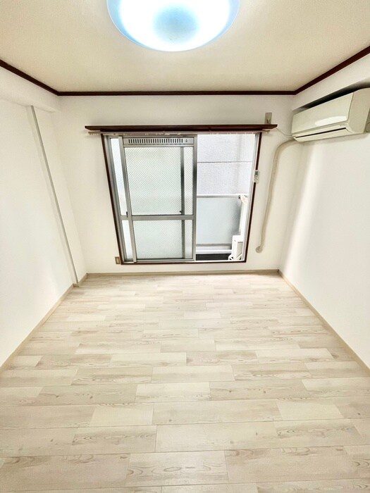 居室 パレ西三荘