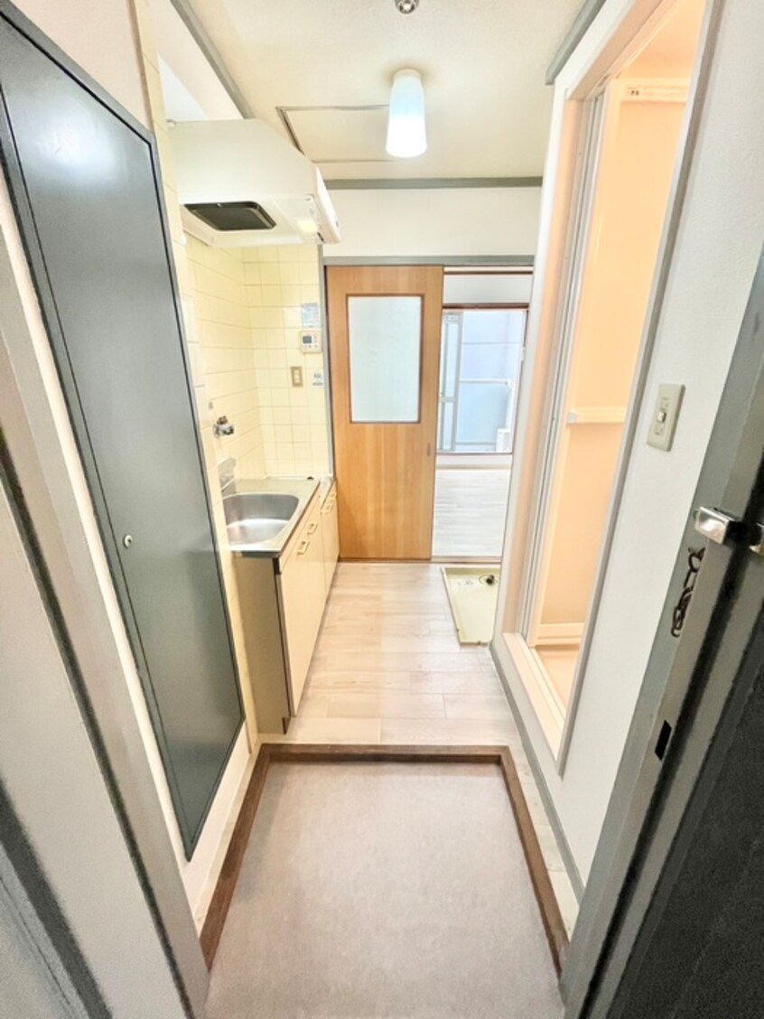 廊下 パレ西三荘