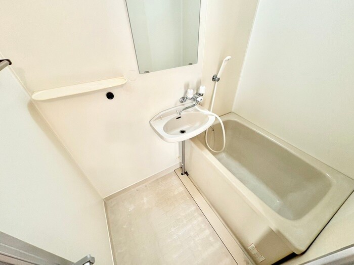 バス／シャワールーム等 トリヴァンベール高柳壱番館