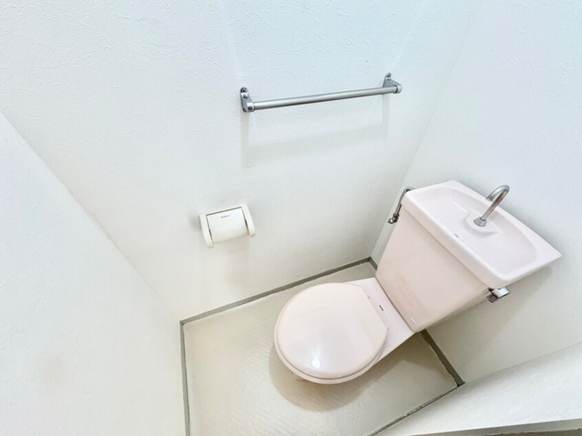 トイレ トリヴァンベール高柳壱番館