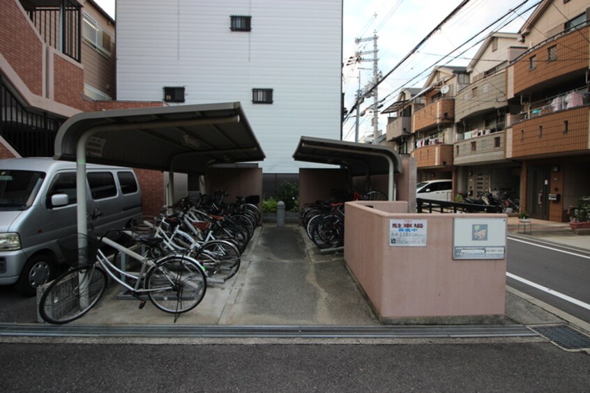 駐輪場 プレサンスフジ