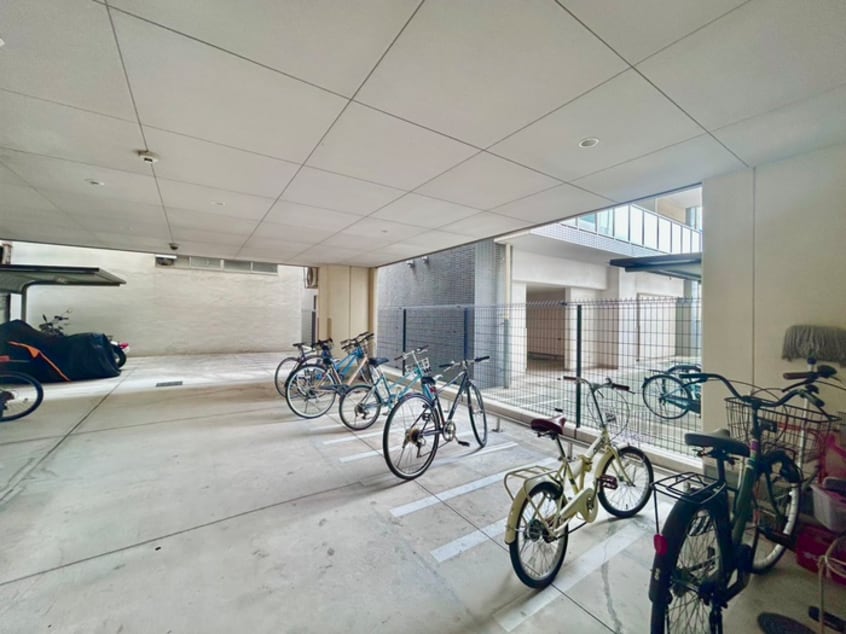 駐輪場 ＳｕｎＳｕｎなんば壱番館