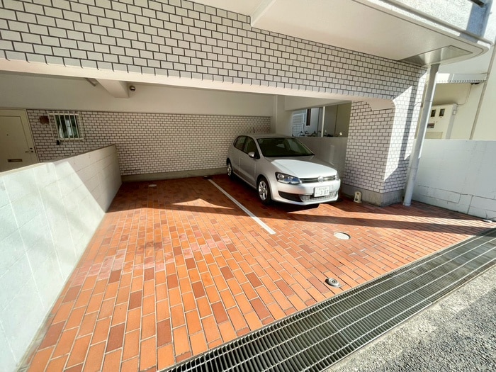 駐車場 シャトー岡本(101)