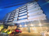 ﾌﾟﾚｻﾝｽ淡路駅前（711）