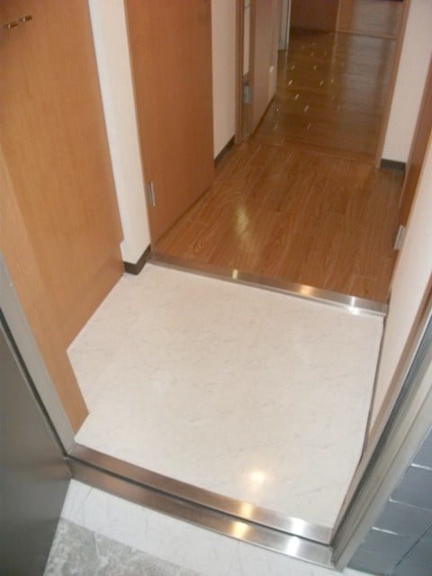 玄関 プラネシア星の子京都駅前西