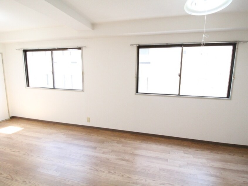 居室 ロ－ズハイツ