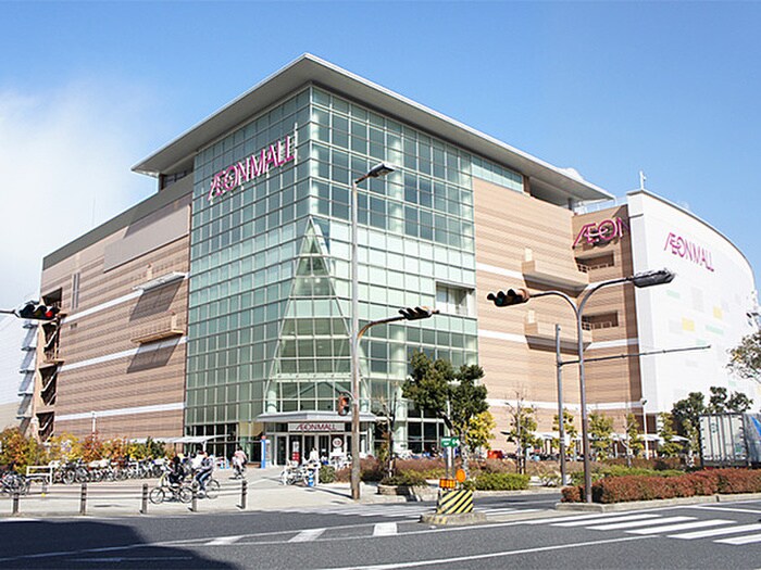 イオンモール(ショッピングセンター/アウトレットモール)まで1000m カサ　デ　コモド