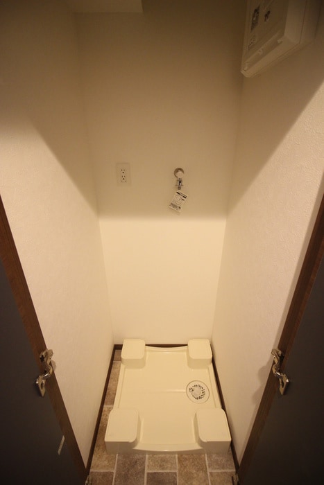 洗濯機置場 ウインズコート江坂東