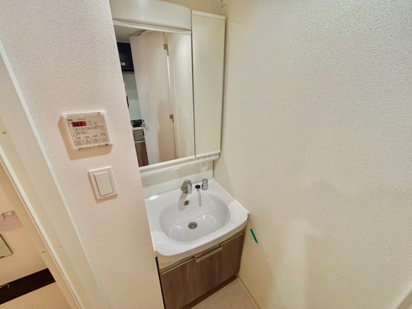 洗面 ﾌﾟﾚｻﾝｽ大国町ﾗｳﾞｪﾆｰﾙ（605）