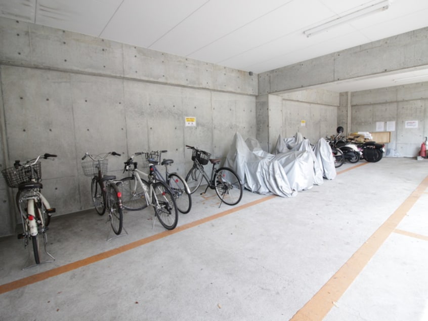 駐輪場 ヴィラいずみ