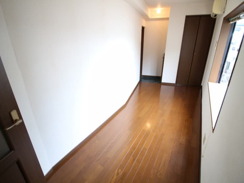 居室 カ－ムヒル箕面