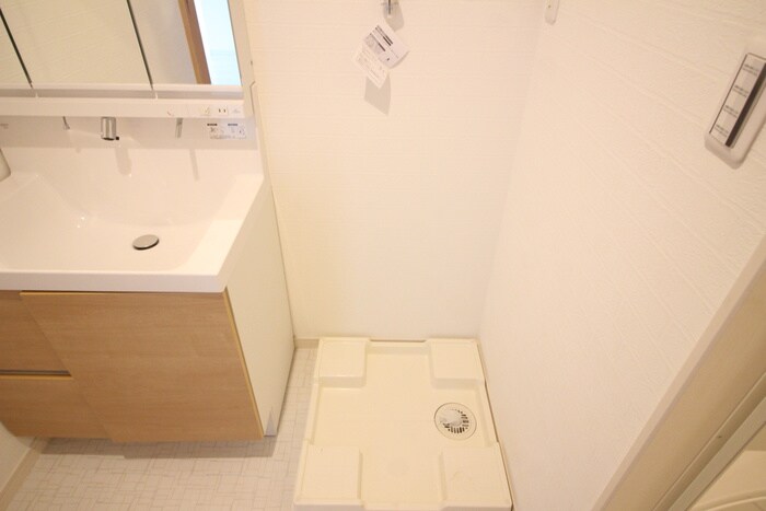 洗濯機置場 グランクレスト岡本