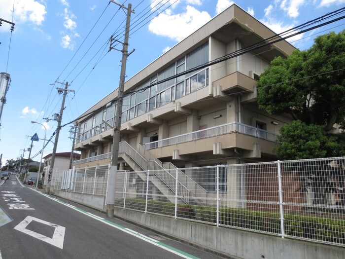 津久野小学校(小学校)まで210m フォンタル津久野