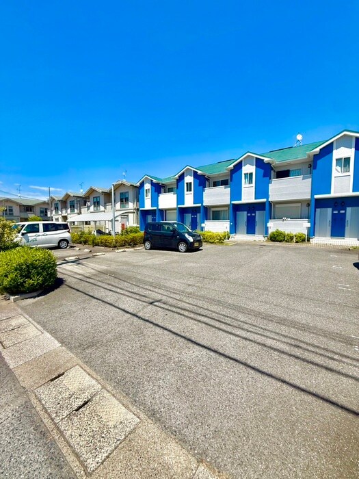 駐車場 ＬＩＶＲＥ１