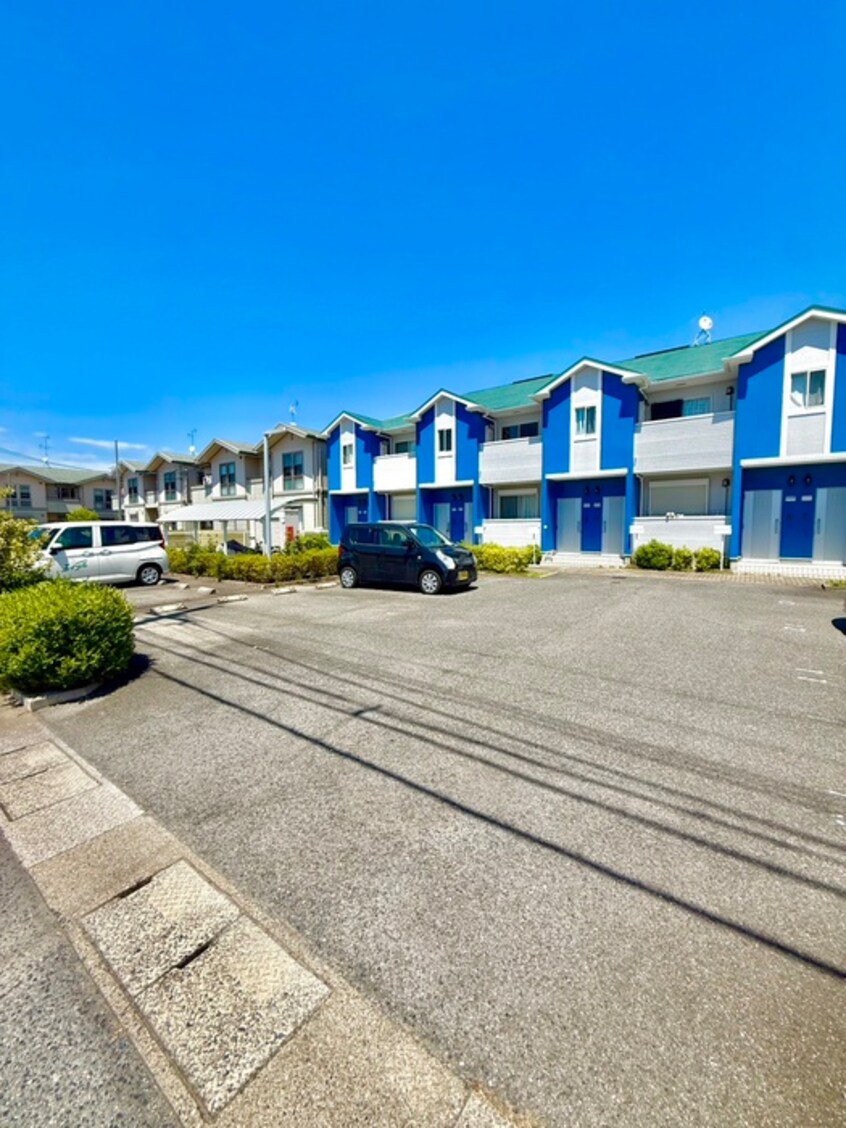 駐車場 ＬＩＶＲＥ１