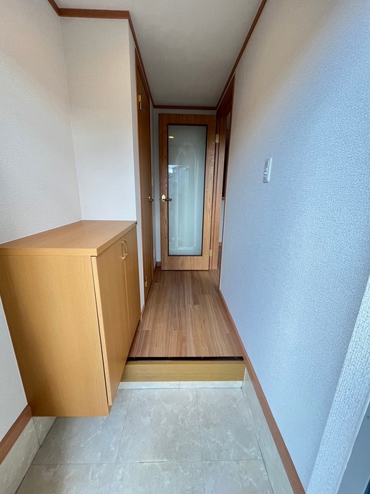 玄関 ＬＩＶＲＥ１