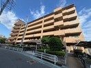 リヴェ－ル緑地の外観