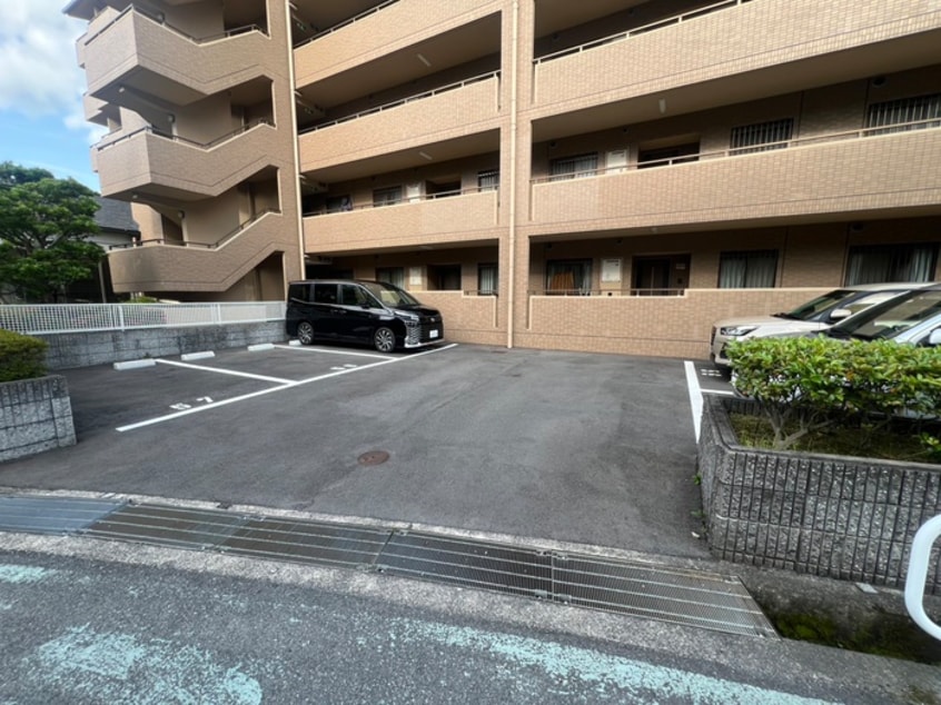 駐車場 リヴェ－ル緑地