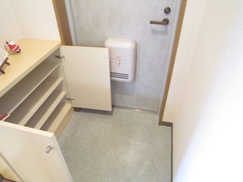 玄関 クラ－ルプラッツ